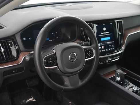Used 2025 Volvo V60 B5 Cross Country Plus AWD/4WD image 21