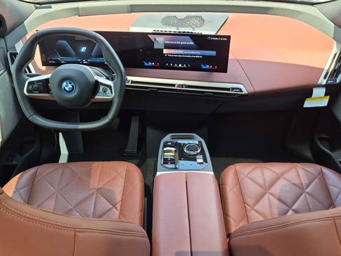 Used 2024 BMW iX xDrive50 w/ Premium Package AWD/4WD image 15