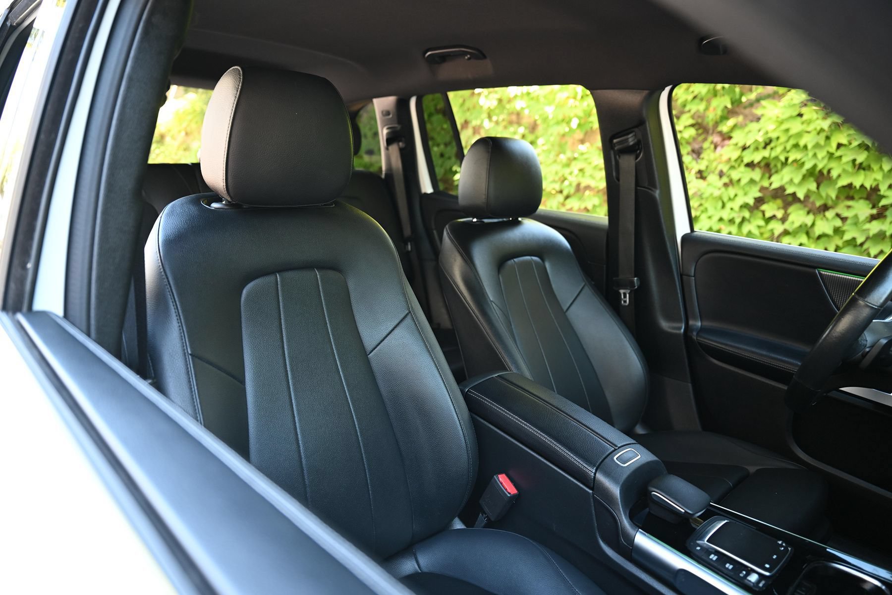Used 2021 Mercedes-Benz GLB 250 4MATIC image 11