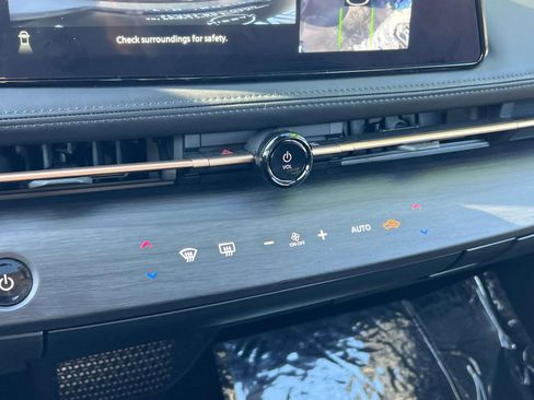 Used 2024 Nissan Ariya AWD image 14