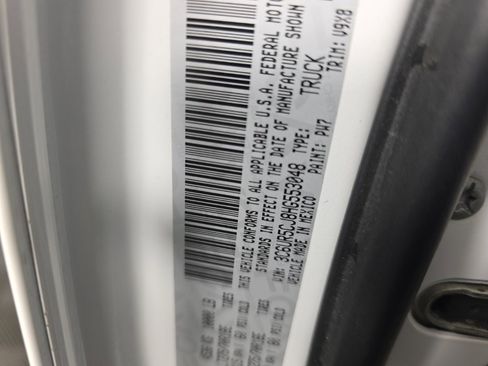 Used 2017 RAM 2500 Tradesman w/ Chrome Appearance Group image 11