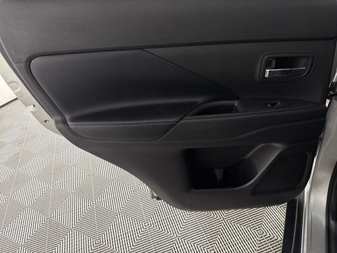 Used 2019 Mitsubishi Outlander SEL FWD image 11