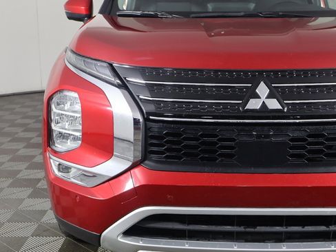 Used 2024 Mitsubishi Outlander SE image 13