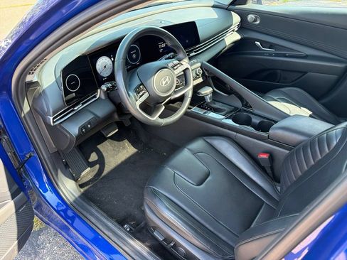 Used 2025 Hyundai Elantra Limited FWD image 10