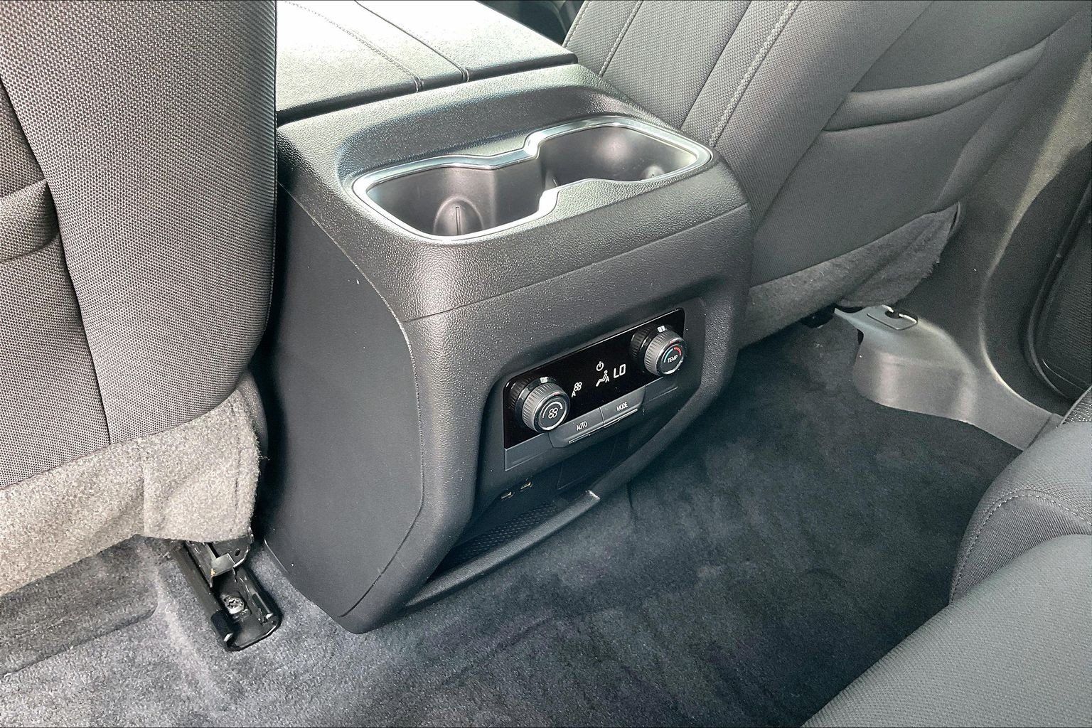 Used 2024 Chevrolet Traverse LS FWD image 40