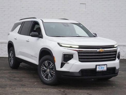 New 2026 Chevrolet Traverse LT image 2