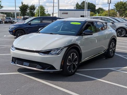 Used 2022 Kia EV6 Wind RWD image 7