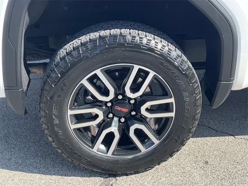 Used 2023 GMC Sierra 1500 AT4 w/ AT4 Preferred Package image 9
