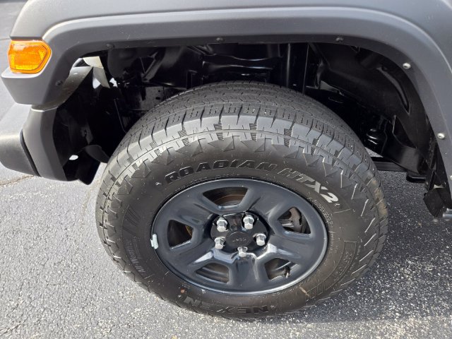 Used 2024 Jeep Wrangler Unlimited Sport AWD/4WD image 23