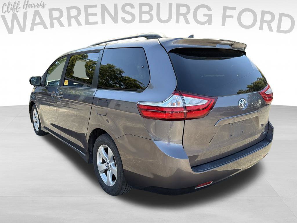Used 2019 Toyota Sienna LE FWD image 5