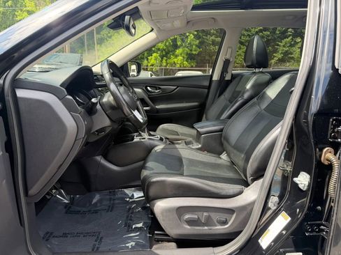 Used 2018 Nissan Rogue SL w/ Premium Package AWD/4WD image 12