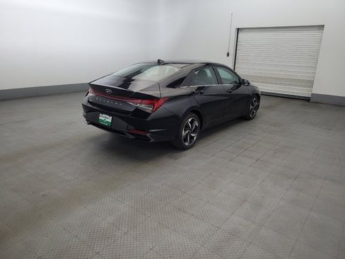 Used 2022 Hyundai Elantra Limited w/ Cargo Package FWD image 9