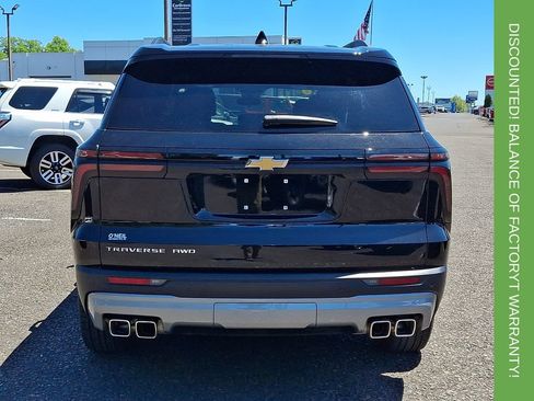 Used 2026 Chevrolet Traverse LT AWD/4WD image 5