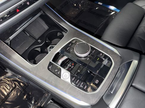 Certified 2025 BMW X5 xDrive50e w/ Premium Package image 28