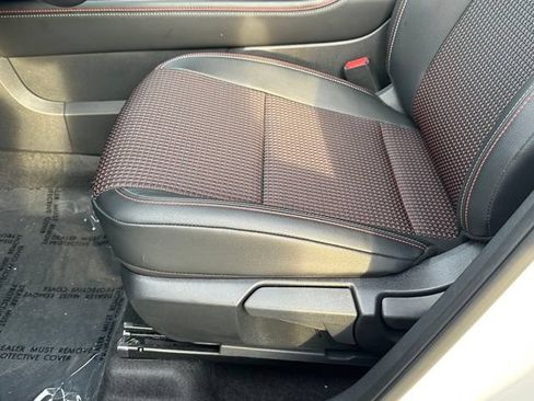 Certified 2025 Nissan Kicks SR AWD/4WD image 25