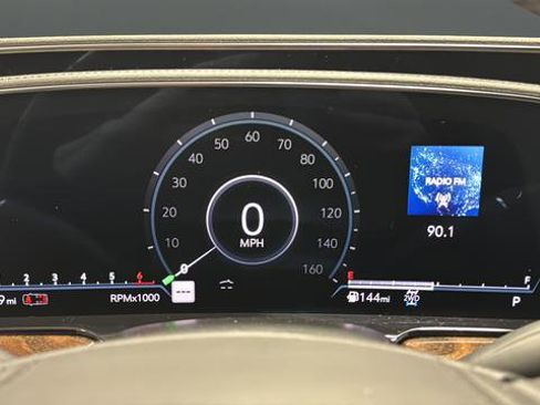 Used 2022 Cadillac Escalade Sport Platinum w/ LPO, ONYX Package AWD/4WD image 16