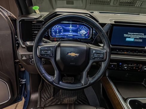 Used 2024 Chevrolet Silverado 2500 High Country AWD/4WD image 17