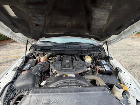 Used 2017 RAM 2500 SLT w/ Luxury Group image 32