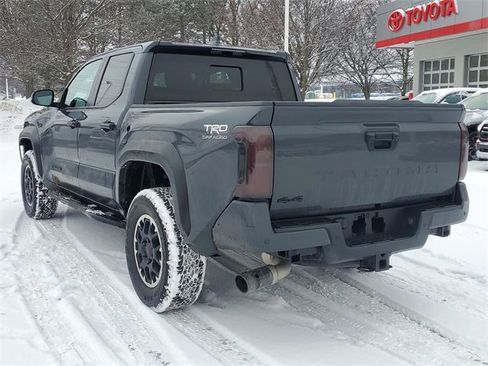 Used 2024 Toyota Tacoma TRD Off-Road w/ TRD Off Road Upgrade Package image 3