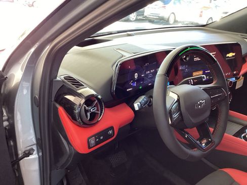 New 2026 Chevrolet Blazer EV RS w/ Super Cruise Package FWD image 9