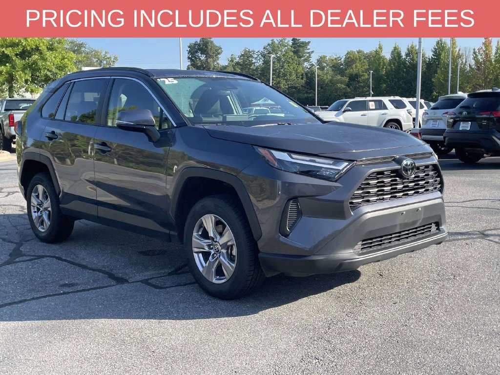 Used 2025 Toyota RAV4 XLE AWD/4WD image 15
