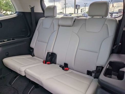 Used 2024 Kia Telluride S FWD image 14
