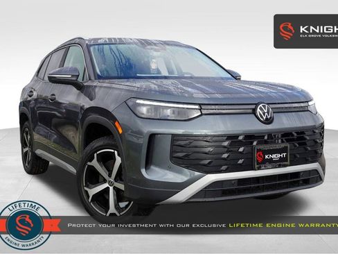 New 2026 Volkswagen Tiguan SE image 1