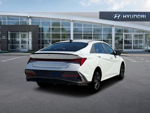 New 2026 Hyundai Elantra SEL Sport Premium FWD image 7