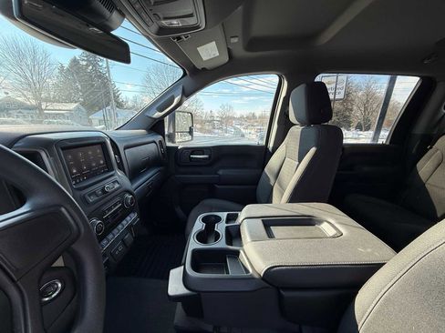 Used 2024 Chevrolet Silverado 2500 Custom w/ Custom Value Package image 18