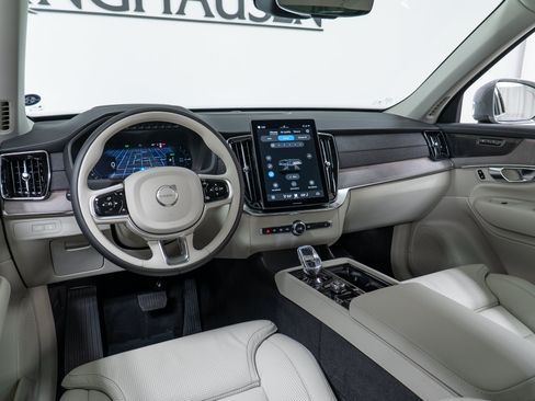 New 2026 Volvo XC90 T8 Ultra w/ Protection Package Premier AWD/4WD image 16