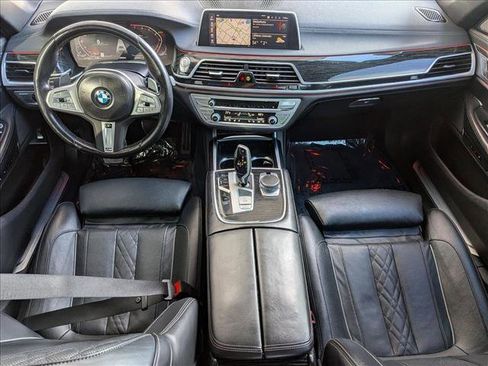 Used 2022 BMW 740i xDrive w/ M Sport Package AWD/4WD image 20