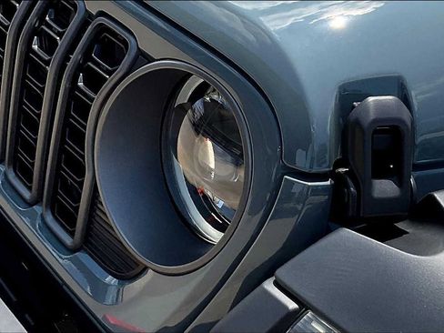 New 2025 Jeep Gladiator Mojave w/ Safety Group image 13