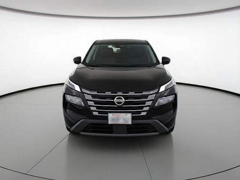 Used 2025 Nissan Rogue SV image 2