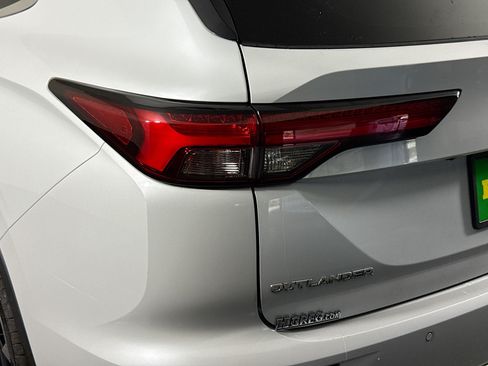 Used 2022 Mitsubishi Outlander SEL FWD image 36