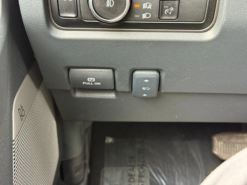 Used 2024 Ford F250 Lariat w/ Chrome Package image 42