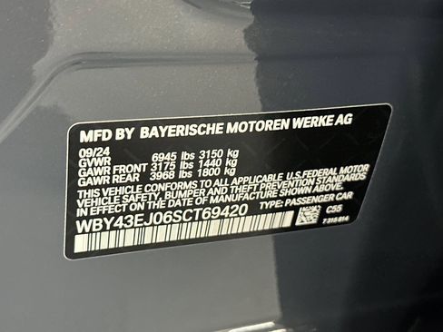 Used 2025 BMW i7 eDrive50 w/ Executive Package image 22