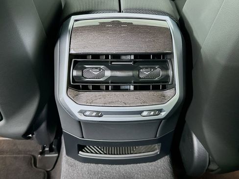 New 2026 BMW i7 eDrive50 w/ Executive Package RWD image 18