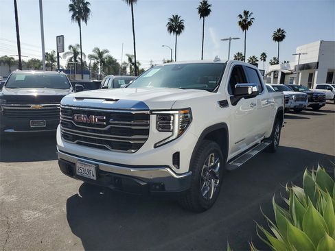 Used 2025 GMC Sierra 1500 SLT w/ SLT Premium Package image 2