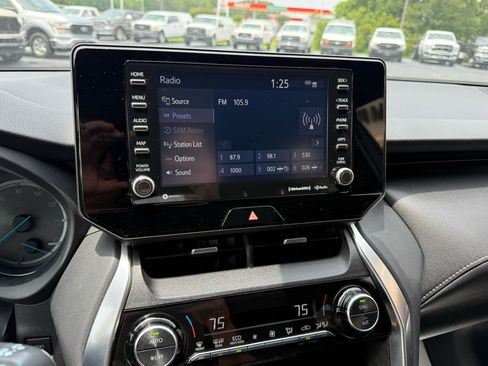 Used 2021 Toyota Venza XLE w/ Softex Package image 24