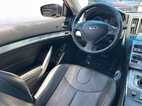 Used 2014 INFINITI Q60 Convertible w/ Premium Package RWD image 19