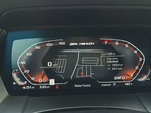 Used 2022 BMW Z4 M40i w/ Premium Package image 12