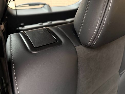 Used 2024 Mitsubishi Outlander SE image 25