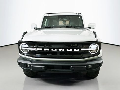 Used 2024 Ford Bronco Outer Banks AWD/4WD image 2