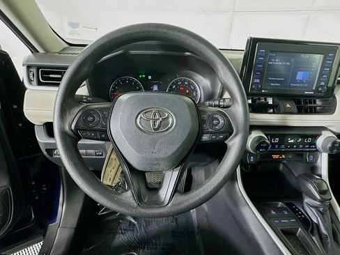 Used 2022 Toyota RAV4 XLE w/ Convenience Package image 15