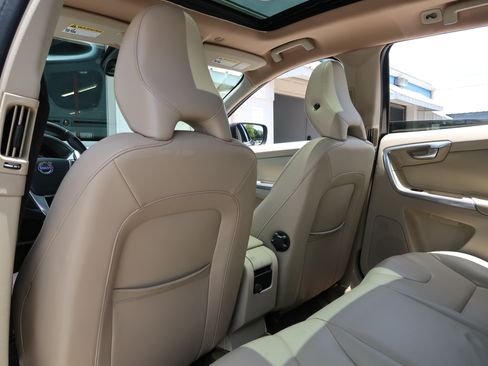 Used 2015 Volvo XC60 T6 Platinum FWD image 27