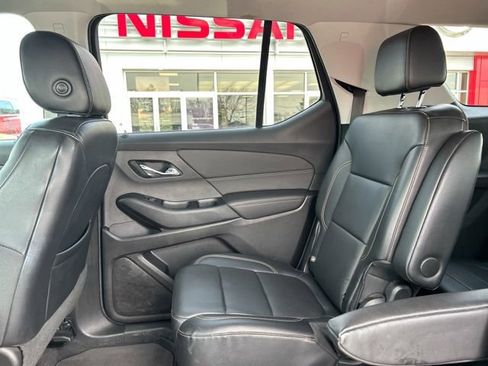 Used 2019 Chevrolet Traverse LT w/ LT Premium Package AWD/4WD image 21