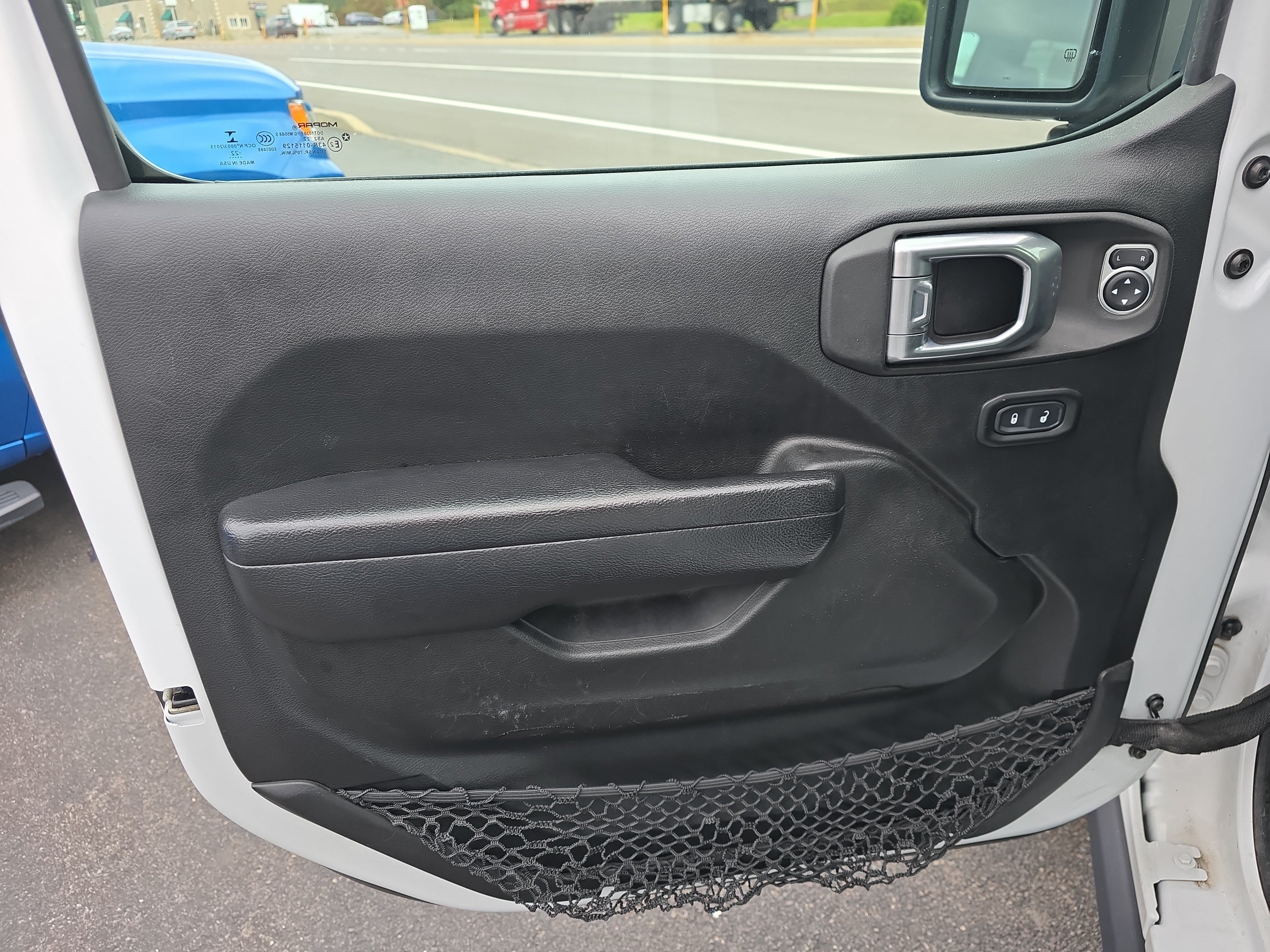 Used 2022 Jeep Gladiator Mojave AWD/4WD image 15