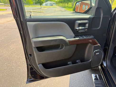Used 2015 GMC Sierra 1500 SLT w/ SLT Crew Cab Value Package AWD/4WD image 9