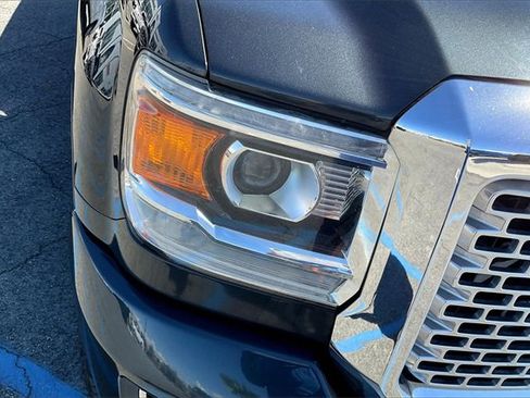 Used 2017 GMC Sierra 2500 Denali w/ Duramax Plus Package image 27