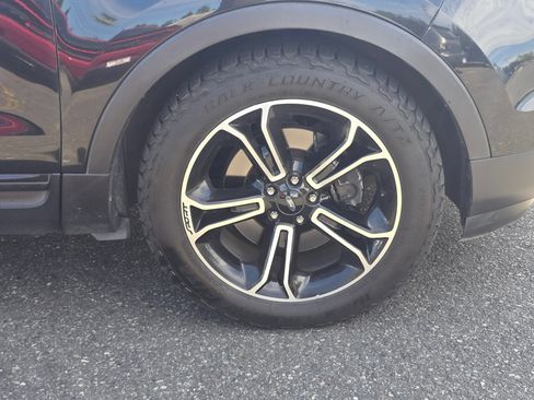 Used 2014 Ford Explorer Sport w/ Equipment Group 401A AWD/4WD image 9